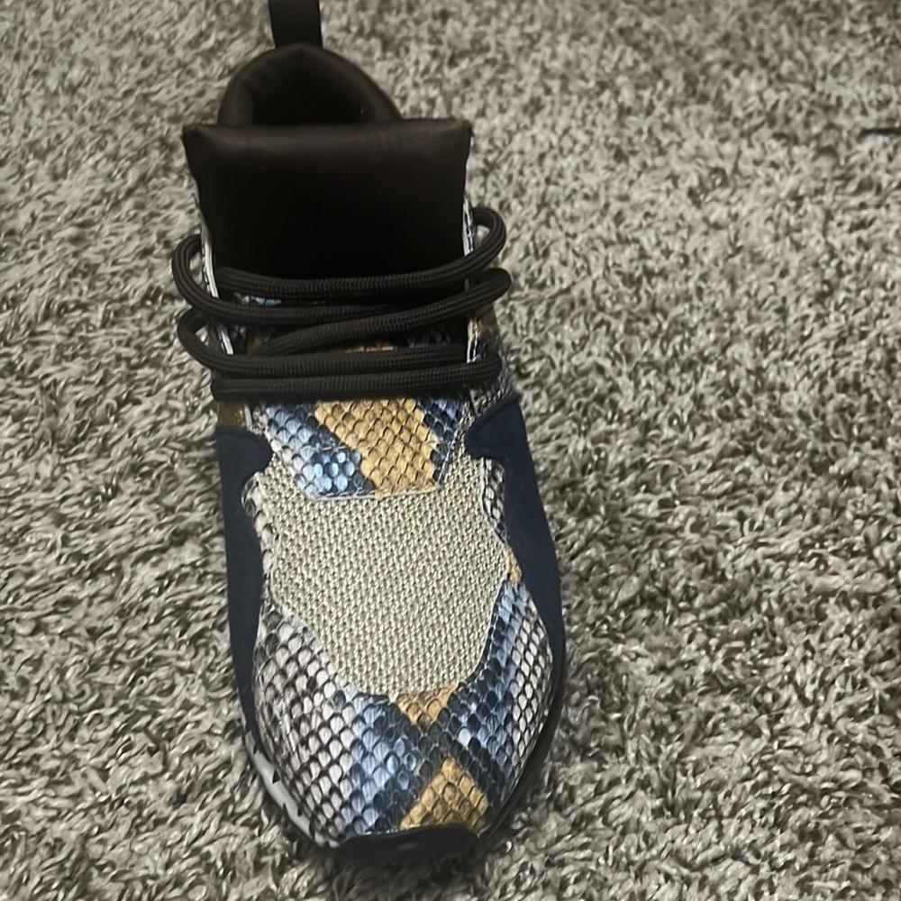 Steve Madden sneakers